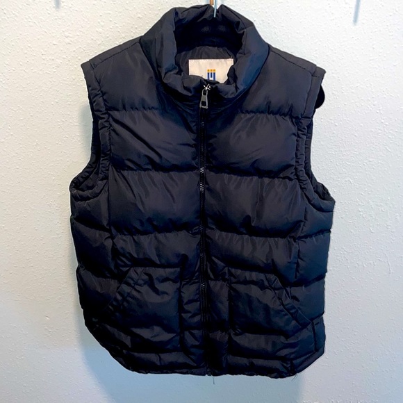 Jackets & Blazers - Black Puffer Vest Size 10/12